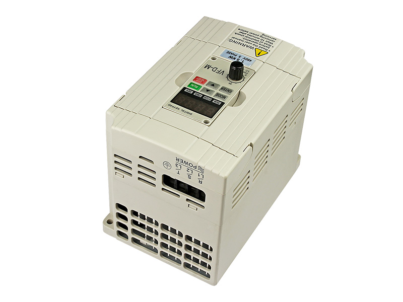 8000S通用變頻器，變頻調(diào)速器，變頻器廠家，電機(jī)變頻器，三相變頻器
